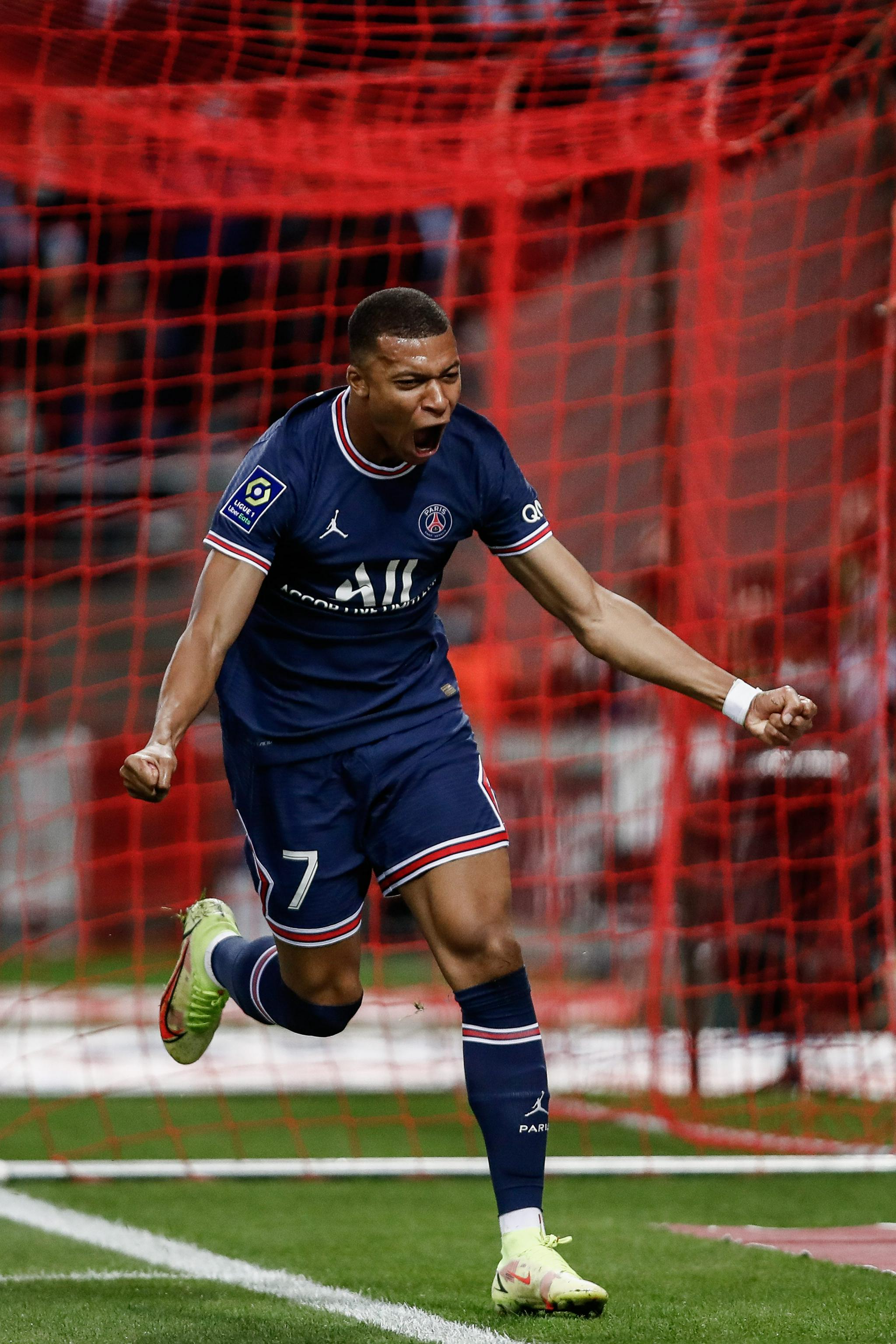 尤文主场战卡利亚里大名单，伊尔迪兹领衔，加蒂回归（尤文主场迎战卡利亚里名单出炉：伊尔迪兹压阵，加蒂复出）