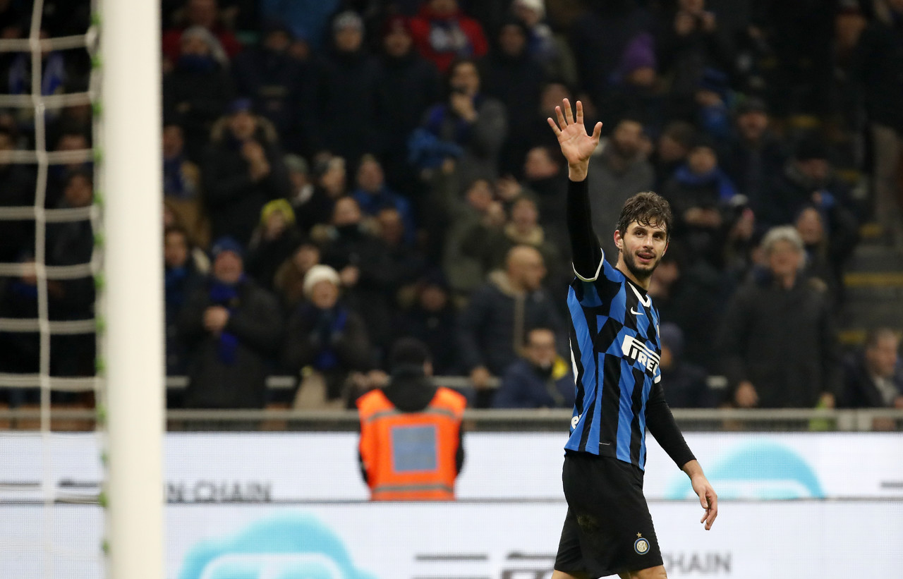 社交媒体讨论持续发酵（社媒热议不断升级）