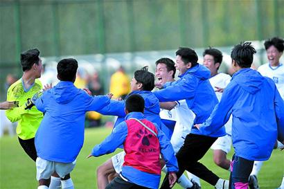 TA：阿森纳真正的隐患集中于防线；维拉的阵容几乎没容错空间（TA：阿森纳的薄弱点在防线；维拉阵容几乎无容错余地）