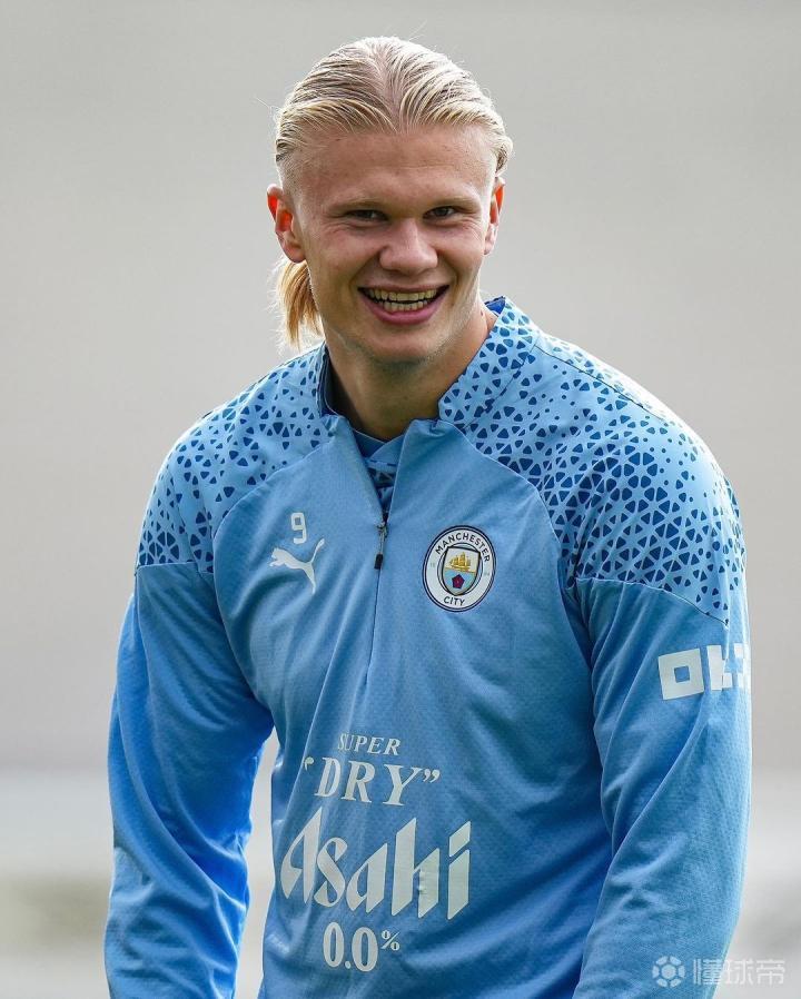 意媒：邓弗里斯的伤势不必过多担忧，预计可出战米兰德比（意媒：邓弗里斯伤情无大碍，有望出战米兰德比）