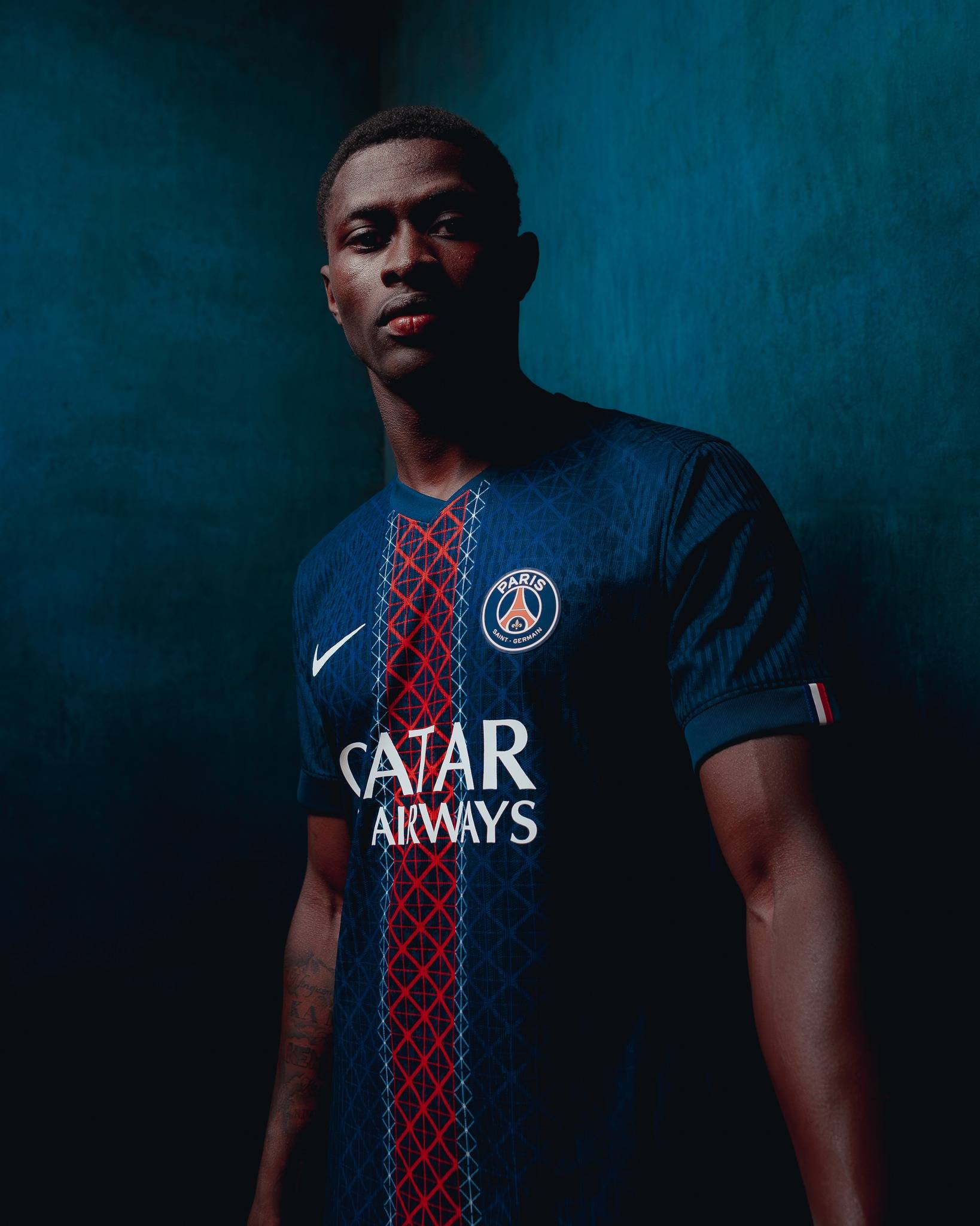 在德甲，没有哪次领先是安全的：比赛日势能两支德甲...（德甲赛场，领先从不保险：比赛日势头主宰胜负）