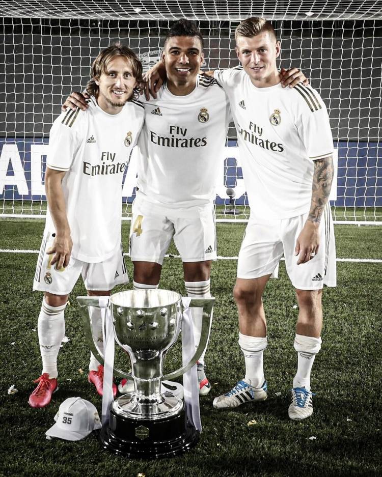 镜报：曼联签谢什科可能要7000万镑，球员和莱比锡有君子协议（镜报：曼联引进谢什科或需7000万英镑，球员与莱比锡存在君子协议）