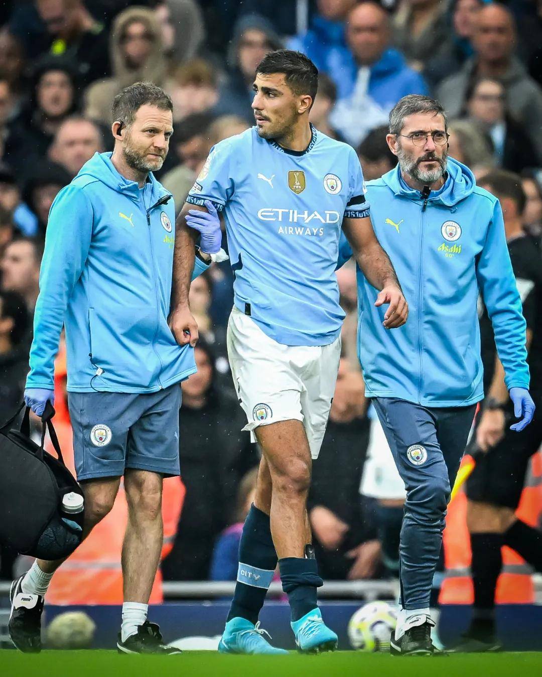 篮球勇士球星连续三场助攻上双（勇士球星三场连送两位数助攻）