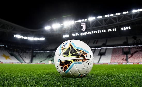 C罗：曼联的复兴必须要指望一群聪明人，就像多年前一样（C罗：曼联想重回巅峰，必须倚仗一群聪明人，如同当年）