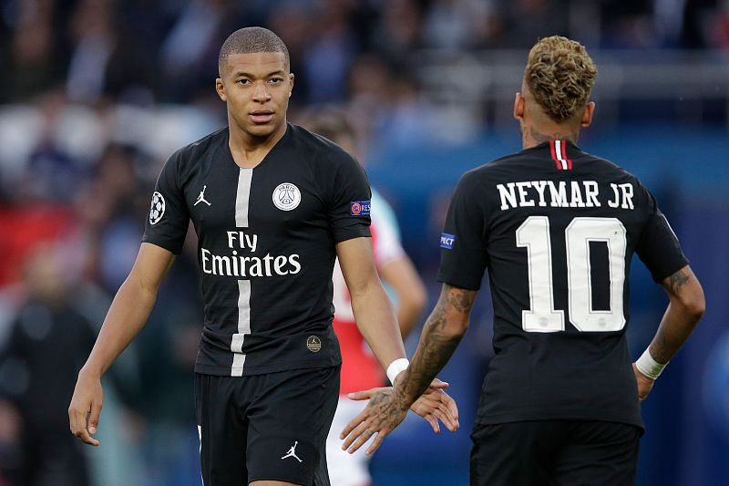 足球中超新援顺利完成注册，或将迎首秀（中超新援完成注册，首秀在望）