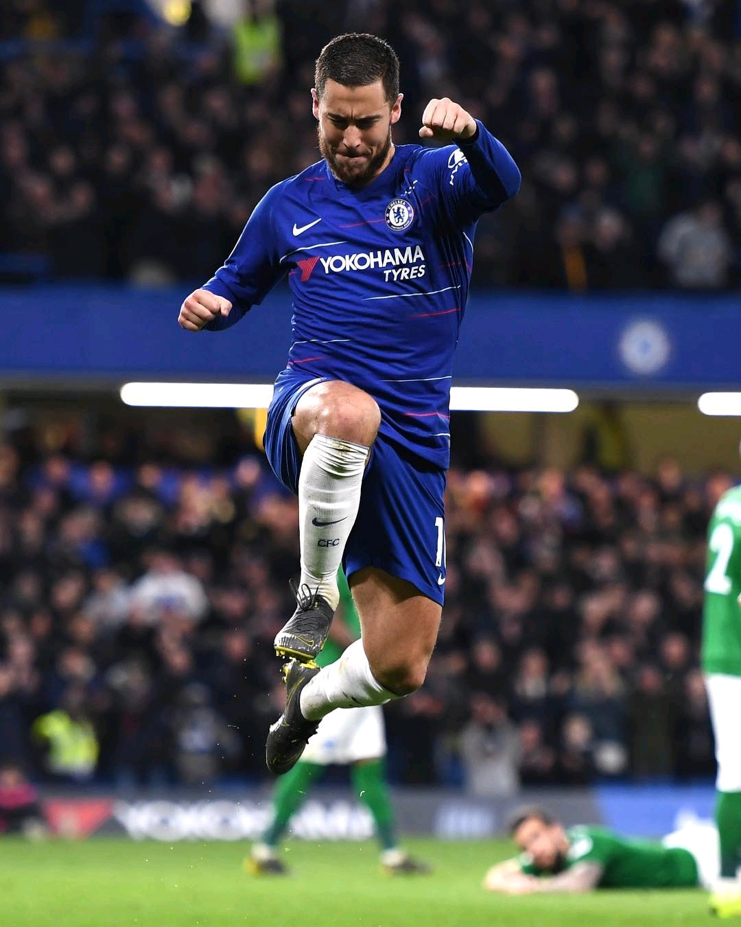 猛龙三大得分手合砍72分，带队终结两连败（猛龙三箭头合力轰下72分，止住两连败）